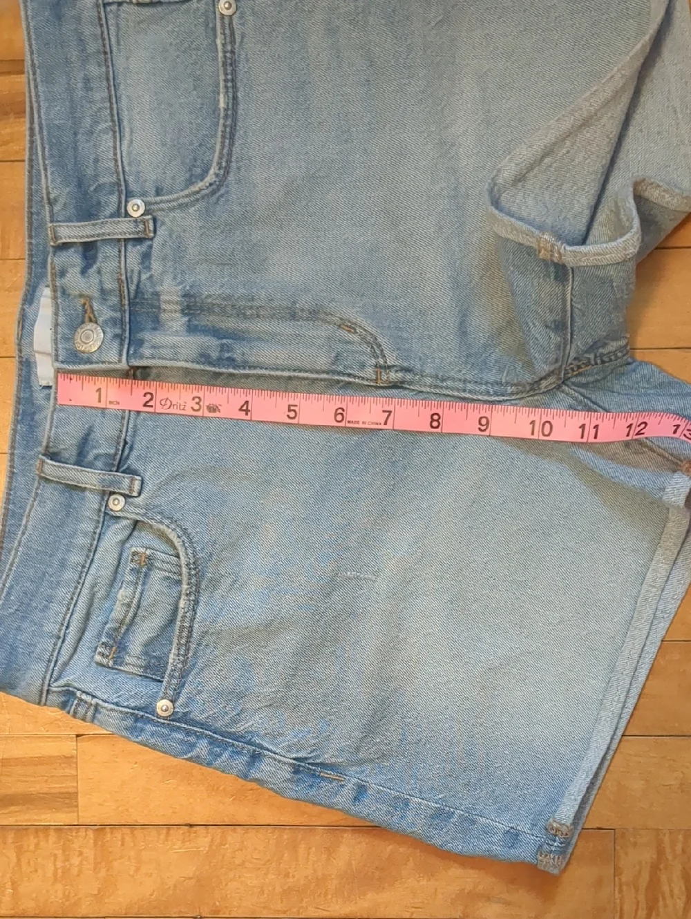 Loft Roll Cuff Light Wash Jean Shorts Size 2 - Picture 11 of 14